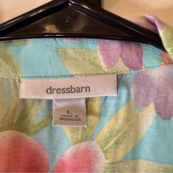Dress Barn Pink and Blue Sleeveless Button Down Top - Picture 3 of 4